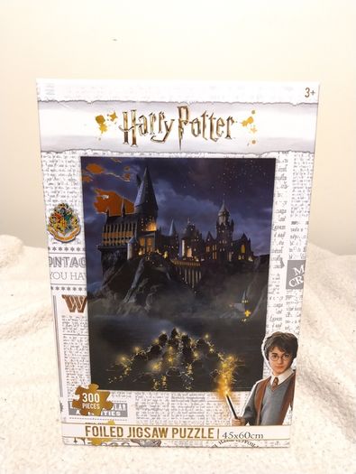 Harry Potter Hogwarts Foiled 300 Piece Jigsaw Puzzle