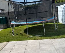 Trampoline