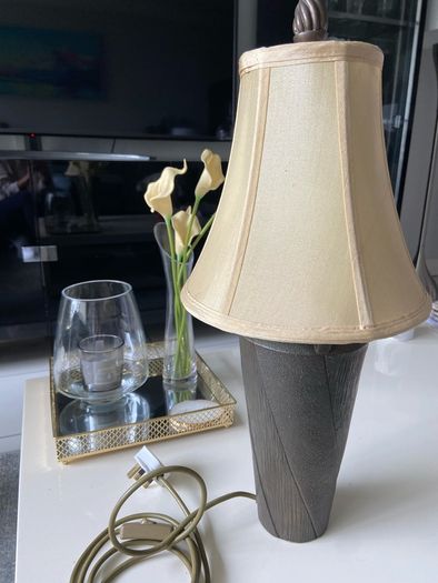 Genesis table lamp