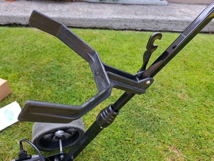Golf Glider Micro Lite Trolley, Battery & Charger