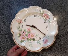Plastic Flowery Kitchen Wall Clock (used).