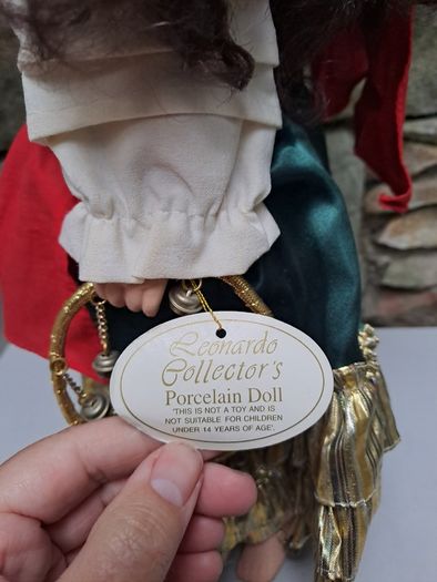Leonardo Porcelain Doll Gypsy Rose