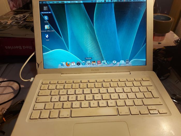 Vintage Apple MacBook, working fine and in reasonable condition for its age. No Charger