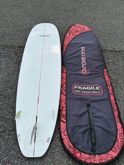 Surfboard 8ft. Excellent condition.
