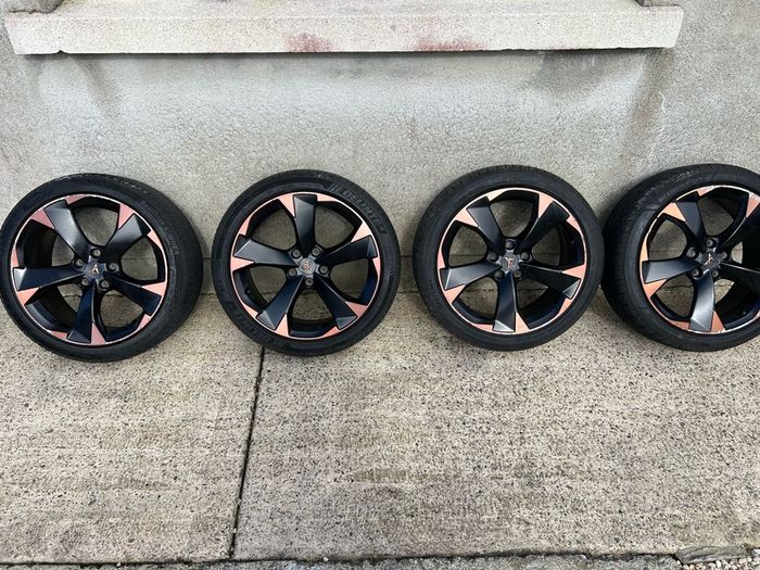 Cupra Leon Genuine 18" Alloys