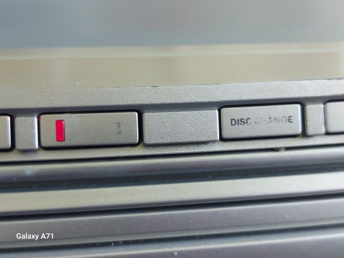 Philips Hi-Fi System, Model FW 396C-22, 3 CD Changer, Dual Tape Deck, Tuner and Aux, in very good condition