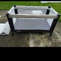 Cute baby playpen like new meet up limerick,mallow,charleville and surrounding areas