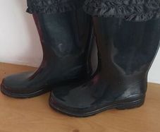 Childrens rubber boots x 2 pair