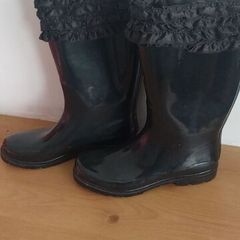 Childrens rubber boots x 2 pair