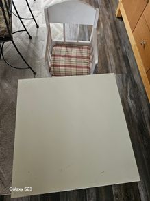 Kids table & chair