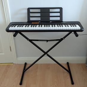 Casio CT-S100 keyboard with stand, in excellent condition