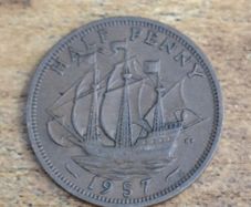 Great Britain UK 1957 Half Penny Elizabeth II Coin - free standard postage