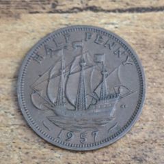 Great Britain UK 1957 Half Penny Elizabeth II Coin - free standard postage