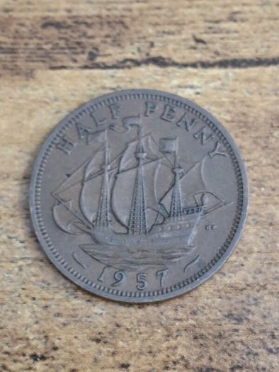 Great Britain UK 1957 Half Penny Elizabeth II Coin - free standard postage