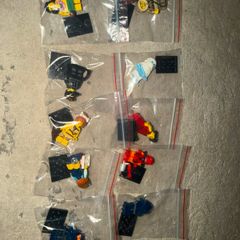 85 lego collectable miniifigures