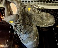 Safety boots