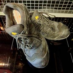 Safety boots