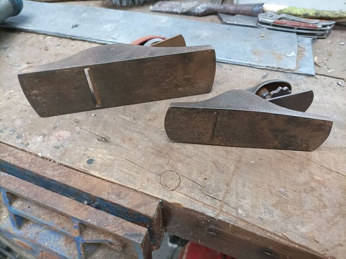 pair of antique box planes