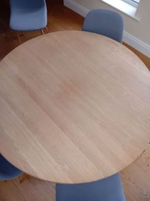 4ft round table "Neptune"