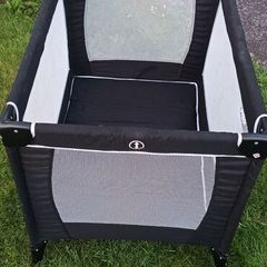 folding playpen