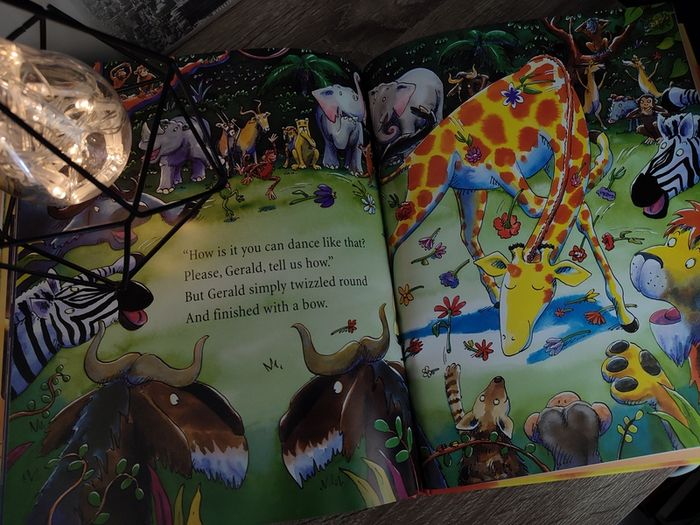 Giraffes Can't Dance ! 20th Anniversary Limited Edition ! Beautiful Hardcover ! 2018 ! by Orchard Books !