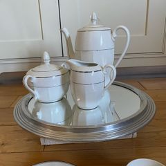 cups & saucers - tea/coffee set
