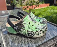 Kids crocs size 2