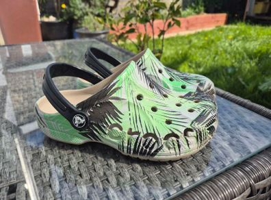 Kids crocs size 2
