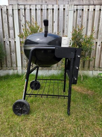 Big barbecue w/ table