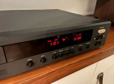 NAD 5000 CD Player with remote
