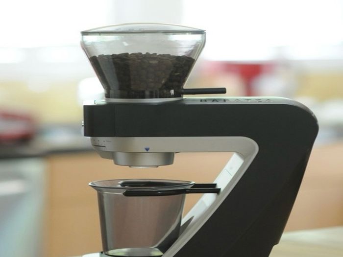 Professional coffee grinder can adjust to grams and size of the coffee grinder.