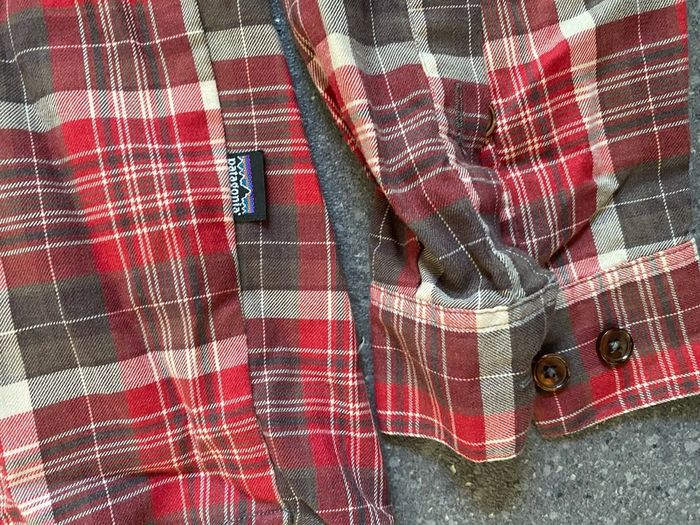 Vintage Patagonia Fjord Flannel Men's Medium Long Sleeve Button-Up Shirt - Red