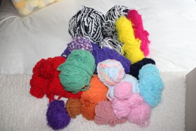 Various Soft Fluffy Yarn Bundle For Sale