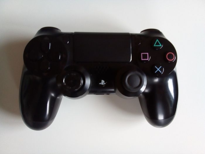 PS4 Official Dual Shock 4 Controller - Playstation 4