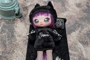 na na na doll