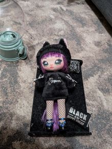 na na na doll