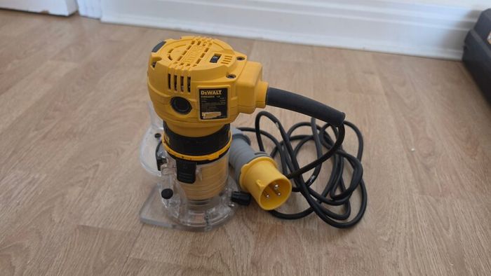 DeWalt DWE6005 Compact Edge Laminate Trimmer