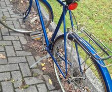 classic vintage raleigh road bike