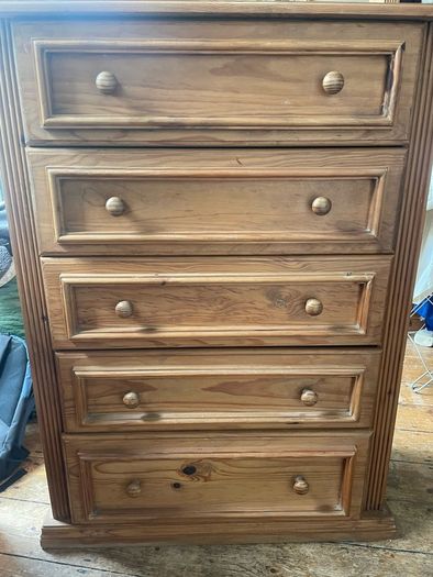 chest of drawers