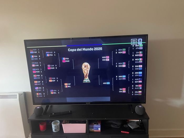 4K 55" Smart TV + TV Stand