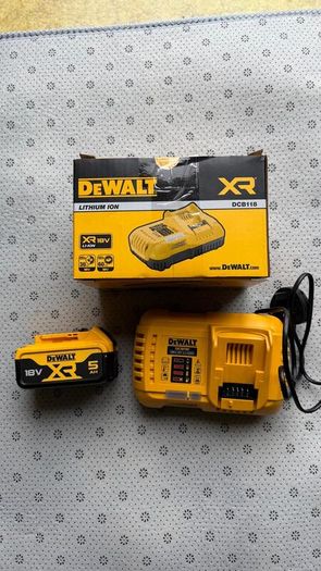 DeWalt 18V Fast Charger and 1 Battery 18V