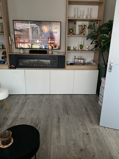 cabinet in good condition