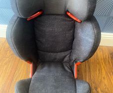 childs car seat