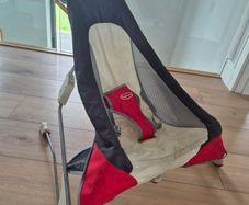 Portable foldable baby bouncer