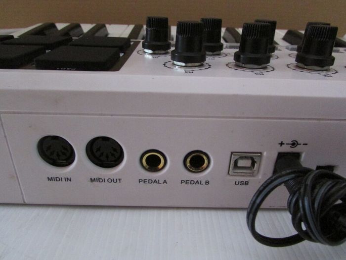 panda 25 Midi Controller