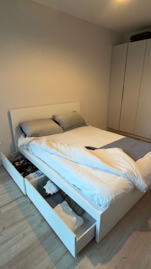 King bed