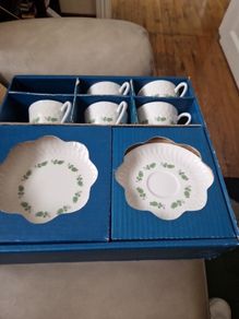 18 piece porcelain