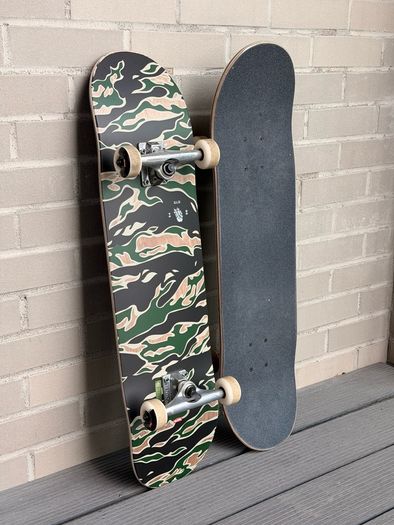 Globe Complete Skateboard