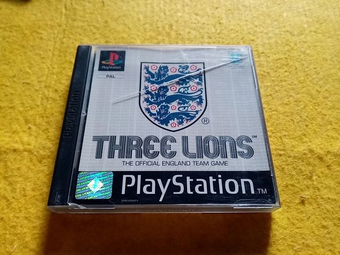 Three Lions The official England team game PlayStation1 Ps1 PlayStation 2 ps2 games Original