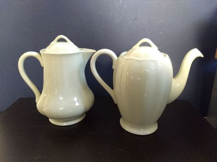 Beautiful Coffee Pot and Matching Hot-Water Pot by Grindley Petalware Utilityware in the "Almond Petal" Colourway